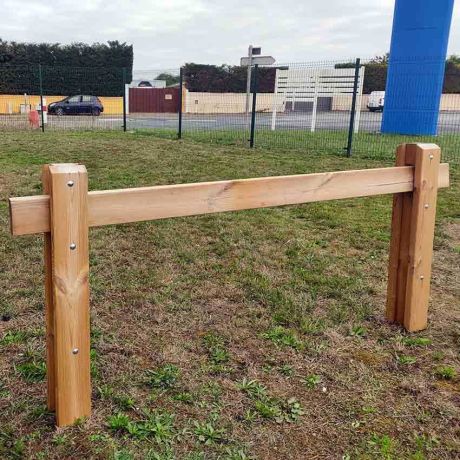 Barrière d'accès coulissante en bois Barrière d'accès coulissante en bois