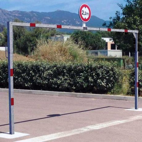 Portique limitation hauteur ouvrant 5 m Portique limitation hauteur ouvrant 5 m