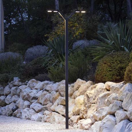Lampadaire solaire et rechargeable 3,5 m Lampadaire solaire et rechargeable 3,5 m
