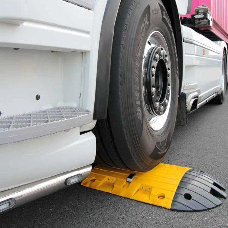 Ralentisseur voie privée spécial poids lourds 70 mm Ralentisseur voie privée spécial poids lourds 70 mm