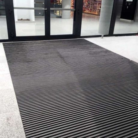 Tapis caoutchouc structure aluminium Eko sur mesure